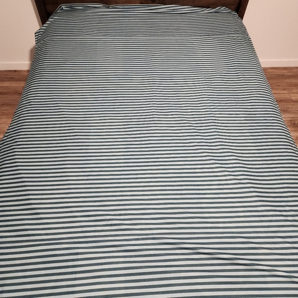 Monstera/Stripe Reversable Throw Blanket - Picture 4 of 4